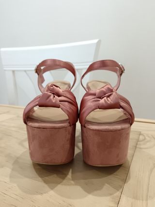 Sandalias rosas de plataforma