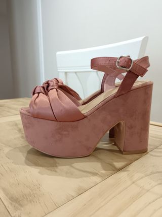 Sandalias rosas de plataforma
