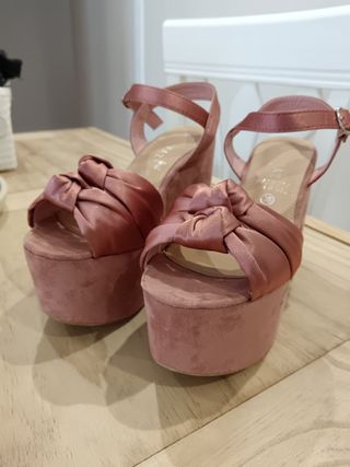 Sandalias rosas de plataforma