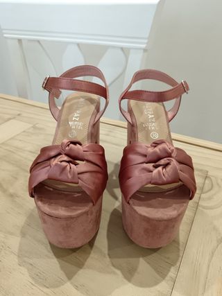 Sandalias rosas de plataforma