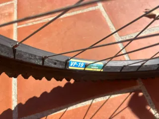 Bicicleta de montaña blanca