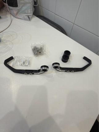 Protector de freno y embrague moto BMW