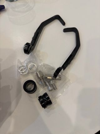 Protector de freno y embrague moto BMW
