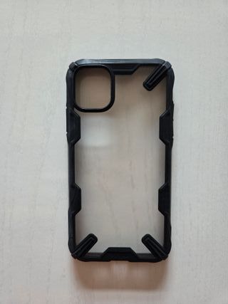 Cover iPhone 11 nera e trasparente