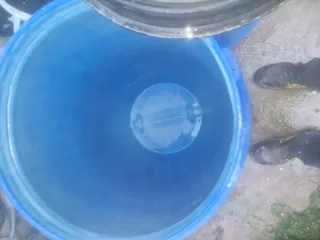 Bidones 120L con tapa y ballesta