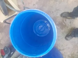 Bidones 120L con tapa y ballesta