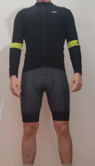 Conjunto Oakley Ciclismo Maillot y Culotte talla M
