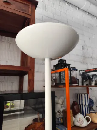 Lámpara de pie moderna