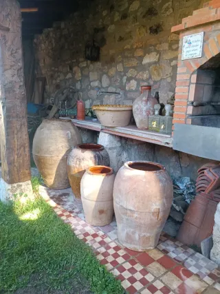 Tinaja antigua de barro