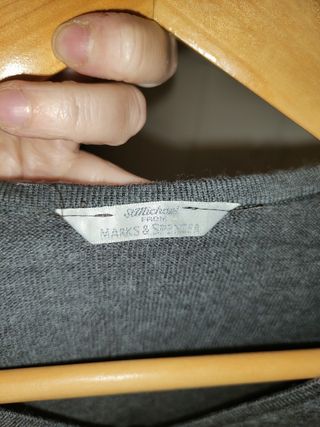 Jersey punto cuello pico hombre gris