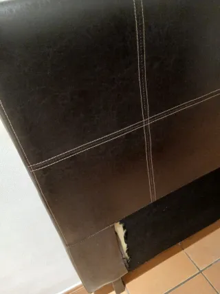 Cabecero de cama de matrimonio.  1,53 x 1,07 mide.