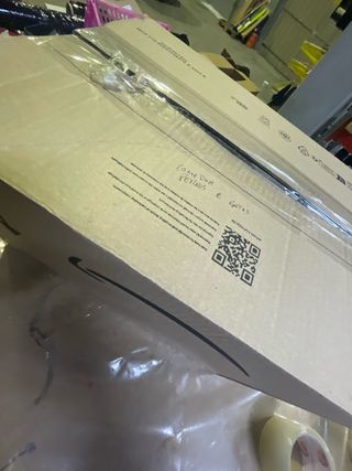 Dispensatore automatico di cibo e acqua per animali domestici