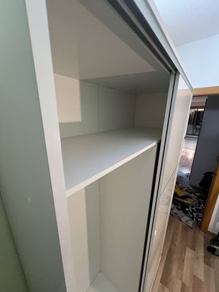 Armario corredero metálico blanco