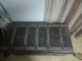 Baúl arcón antiguo madera y metal