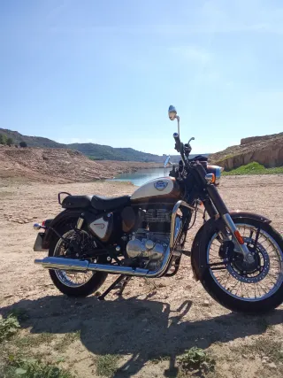 Royal Enfield Classic 350 Marrón/Beige