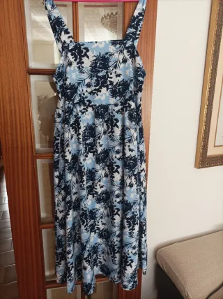 Vestido estampado flores azul y blanco