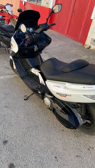 Kymco Xciting 500 Maxi Scooter