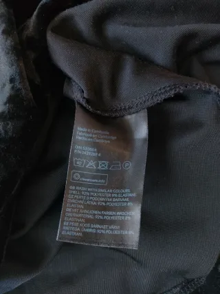 Vestido skater terciopelo negro H&M Divided