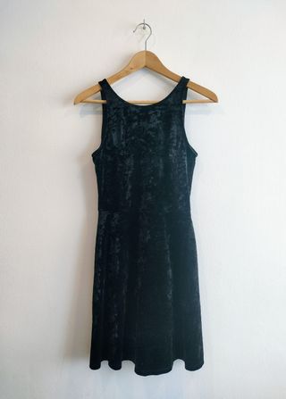 Vestido skater terciopelo negro H&M Divided