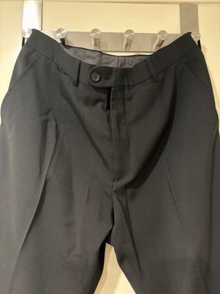 Traje Negro y Camisa Grisby