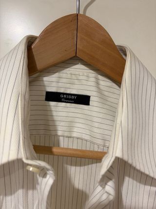 Traje Negro y Camisa Grisby