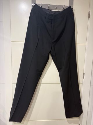 Traje Negro y Camisa Grisby