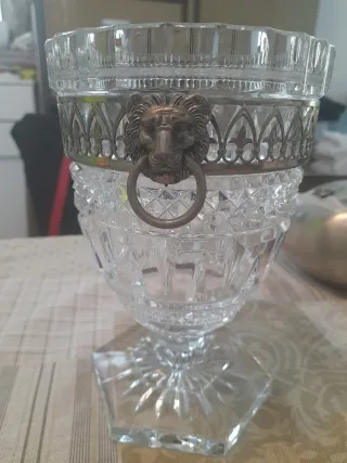 Vaso in cristallo lavorato a mano
