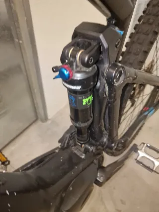 Bicicleta Montaña Eléctrica FOCUS JAM all mountain