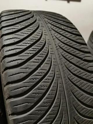 Neumático Goodyear 235/45R19 99V