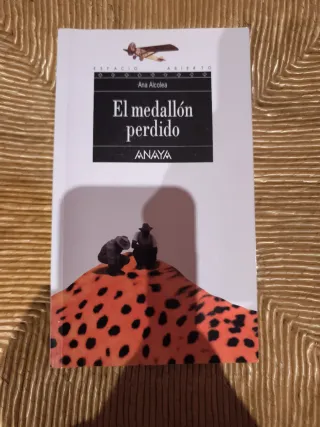 El medallón perdido (Espacio Abierto / Open Spa...