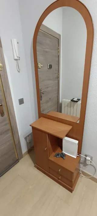 Mueble recibidor con espejo