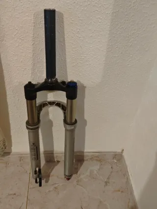 Suspensión Rockshox Reba Race