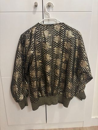 Blusa verde botella y dorada