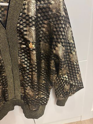 Blusa verde botella y dorada