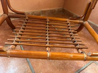 Mesita de centro de bambú y cristal