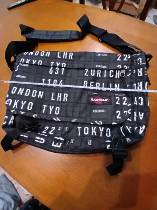 Borsa tracolla Eastpak porta PC fantasia aeroporto
