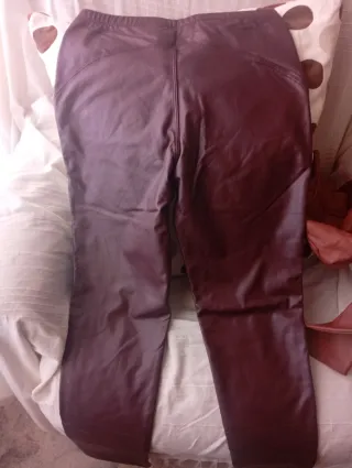 Pantalones marrones efecto piel