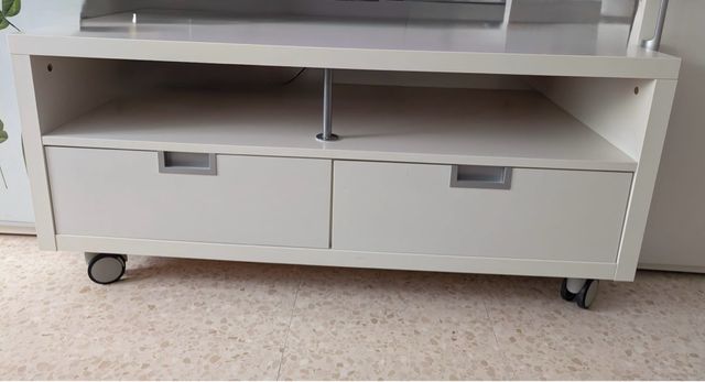 Mueble TV con ruedas y cajones
