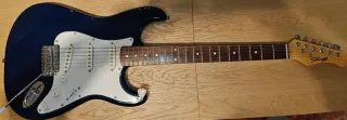 Guitarra Eléctrica Stagg Azul y Amplificador