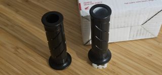 Punhos de Guiador Honda Originais Pretos