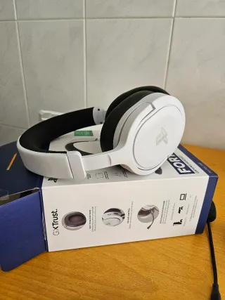 Cascos Gaming Trust Forta PS5/PS4