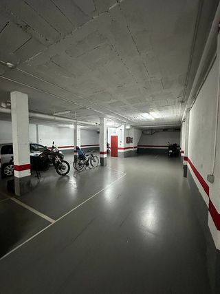 Garaje en alquiler en El Camp de l'Arpa del Clot en Barcelona
