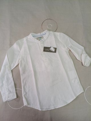 Pantalón y 2 camisas de niño a estrenar