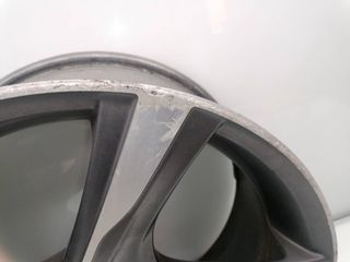 LLANTA VOLVO V60 FAMILIAR 572691
