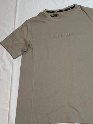 Camiseta Calvin Klein Beige