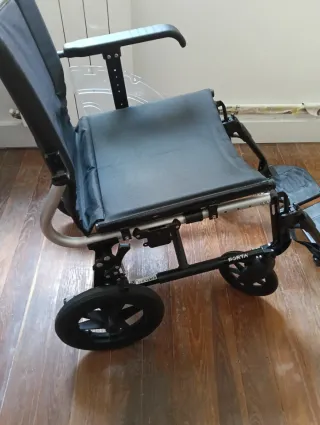 Silla de ruedas plegable