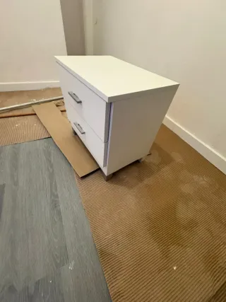 Cabezal y 2 mesitas de noche