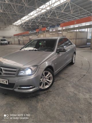Mercedes-Benz C200 2011