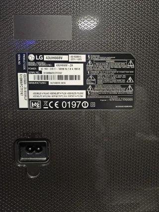 Televisor LG Plata y Negro 43UH668V