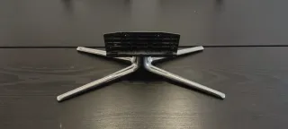 Pie de TV Samsung plateado